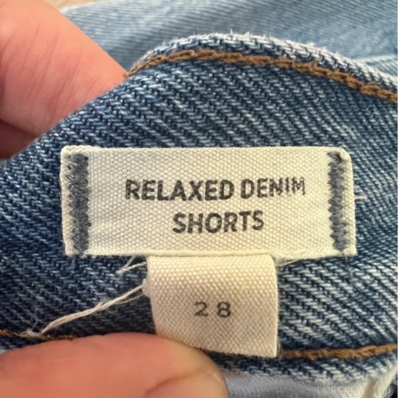 Madewell Relaxed Denim Shorts – Size 28 medium wash jean cutoff - Picture 4 of 7